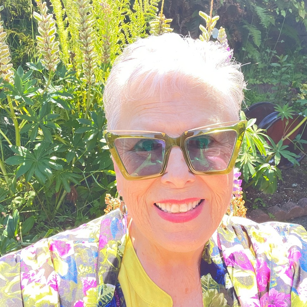 Meet your Posher, Debbi